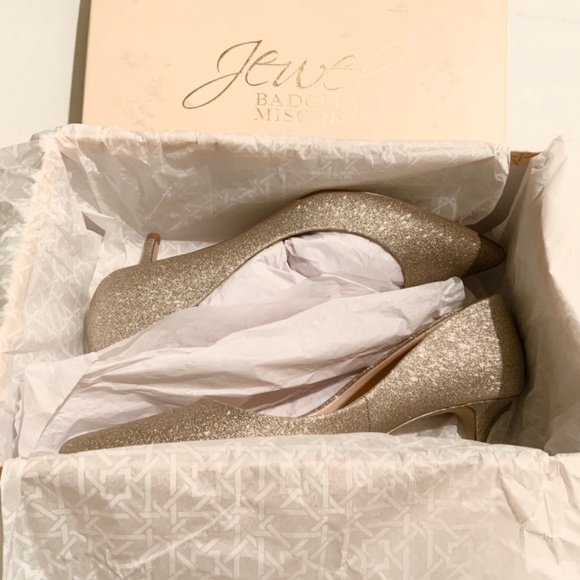 BADGLEY MISCHKA Royalty Gold Glitter Pointed Toe Kitten Heel Pumps Dress Shoes - Picture 6 of 7